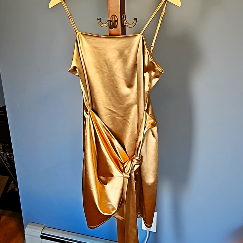 Unique21 gold dress size 8